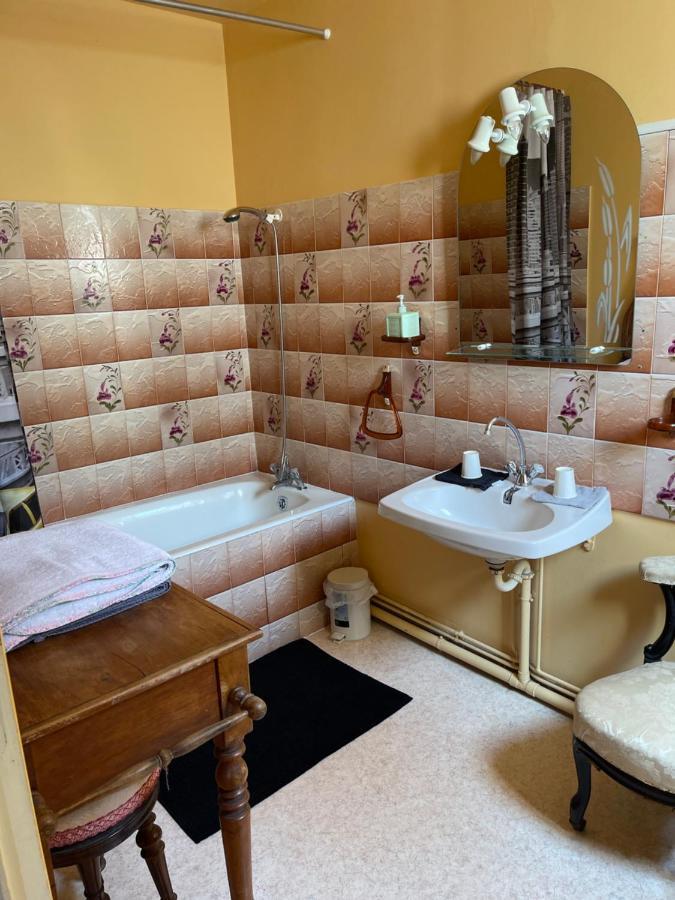 Hotel Bar B'Rock Saint-Martin-sous-Vigouroux ภายนอก รูปภาพ